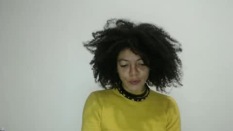 Snapshot of latinadreamy chatting on 10-19-25, 01:39 Latinacoka online show from 10-19-25, 01:39