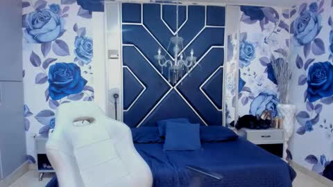 Snapshot of latinaholequeen chatting on 10-22-25, 02:50 EMMA online show from 10-22-25, 02:50