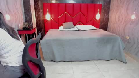 EMMA   online show from 04-06-26, 02:51