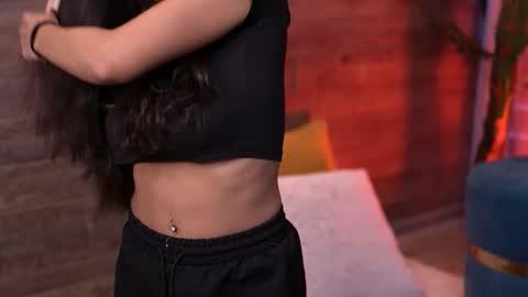 Snapshot of latinaloco chatting on 11-30-25, 01:26 Latina online show from 11-30-25, 01:26