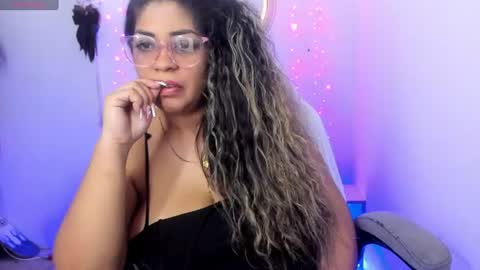 Snapshot of latinamav22 chatting on 07-05-26, 04:19 latinamav22 online show from 07-05-26, 04:19