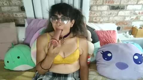 latinatgirldoll online show from 03-25-26, 12:11