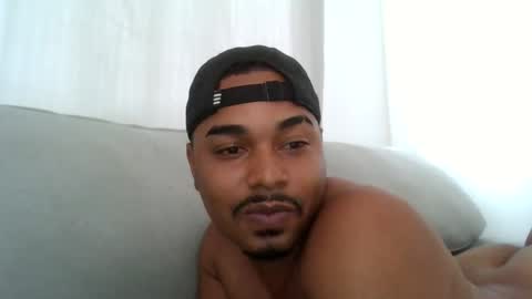 Snapshot of latinbbc_00 chatting on 02-21-25, 04:05 latinbbc_00 online show from 02-21-25, 04:05