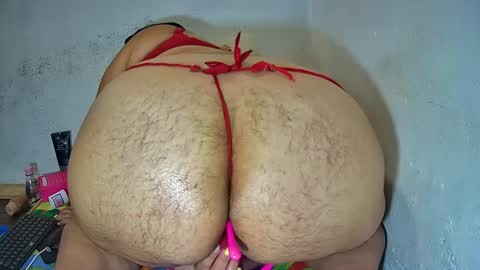 latincurvy1992 online show from 09-15-25, 06:41