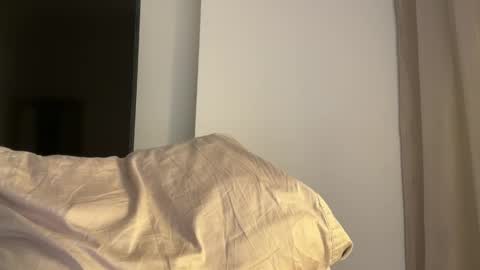 Hi -  online show from 04-23-26, 02:24