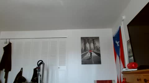 Snapshot of latinfyre chatting on 02-22-25, 05:35 Chris online show from 02-22-25, 05:35