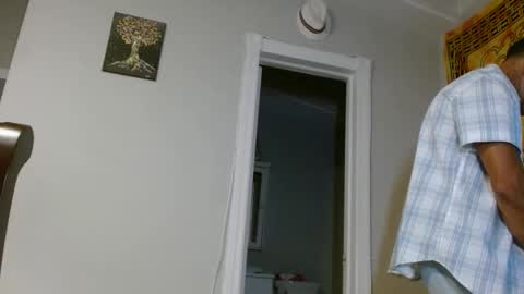 Snapshot of latinfyre chatting on 01-09-26, 11:28 Chris online show from 01-09-26, 11:28