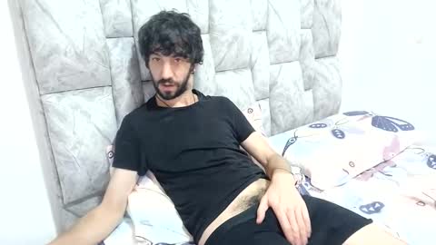 latinlustandfrenchkiss online show from 06-01-26, 01:57