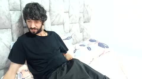 latinlustandfrenchkiss online show from 06-04-26, 02:23