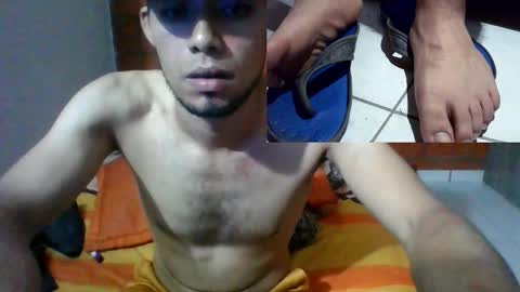 Snapshot of latinmansmoking chatting on 11-12-25, 06:36 latinmansmoking online show from 11-12-25, 06:36