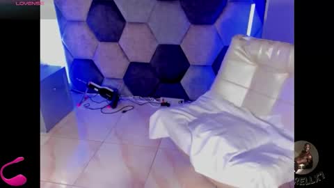 LEANDRO online show from 02-28-26, 03:51