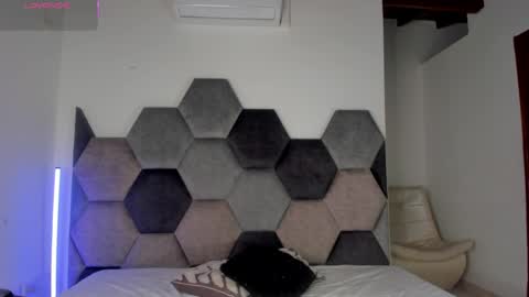 LEANDRO online show from 04-26-26, 03:26