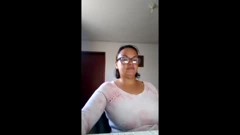 Laura online show from 06-09-26, 12:17