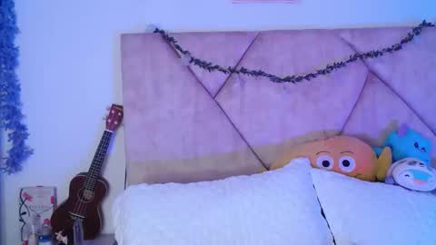 Laura online show from 05-25-26, 02:06