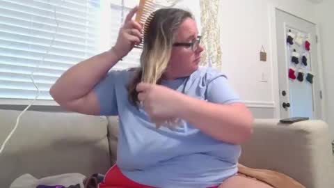 LauLauMa online show from 12-29-24, 08:37