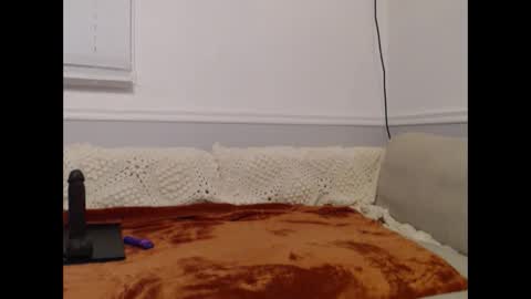 LauLauMa online show from 02-09-25, 01:44