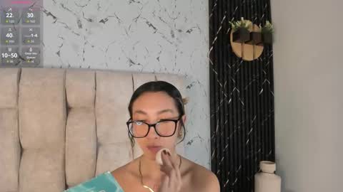 Snapshot of laumiller chatting on 09-29-25, 08:46 Lau Miller online show from 09-29-25, 08:46