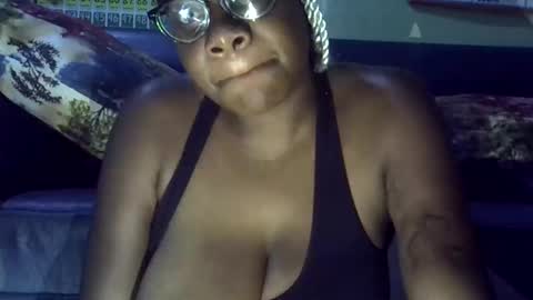 laura829489 online show from 12-22-25, 08:39