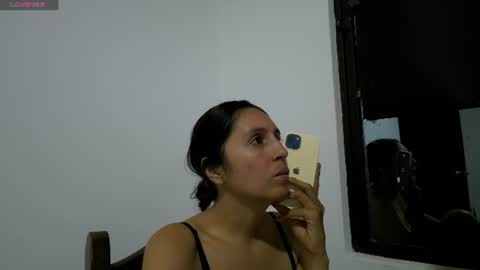 Snapshot of laura_1717 chatting on 06-25-26, 02:33 laura online show from 06-25-26, 02:33