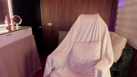 laura cruz online show from 02-15-26, 04:31