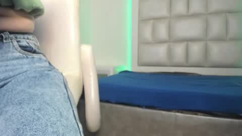 Snapshot of laura__js_ chatting on 09-29-25, 03:33 laura__js_ online show from 09-29-25, 03:33