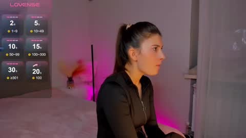 Laura online show from 02-18-25, 09:32