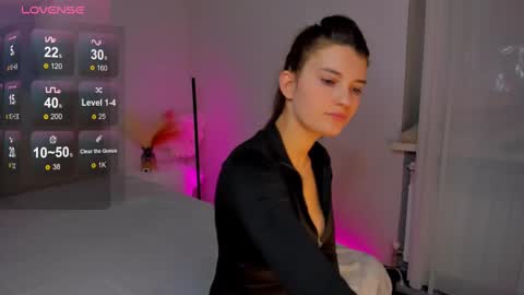 Laura online show from 02-18-25, 12:39