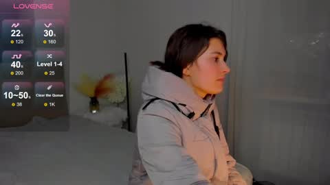 Laura online show from 02-25-25, 12:34