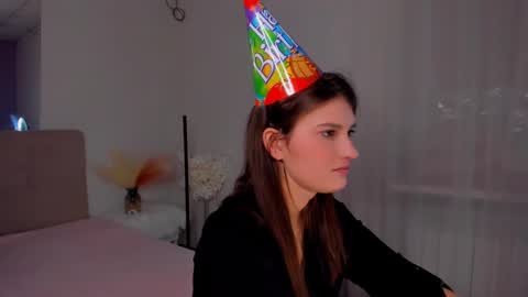 Laura online show from 03-01-25, 06:35