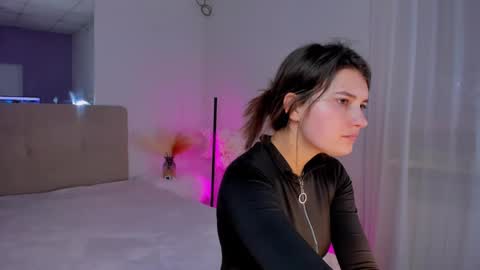 Laura online show from 03-06-25, 09:36