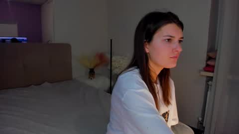 Laura online show from 03-11-25, 06:21