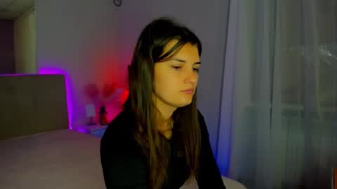 Laura online show from 09-27-25, 05:23