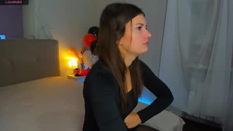 Laura online show from 10-27-25, 06:17