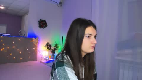 Laura online show from 12-23-25, 06:11