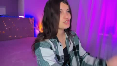 Laura online show from 04-24-26, 05:10