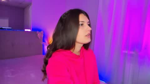 Laura online show from 04-25-26, 05:10