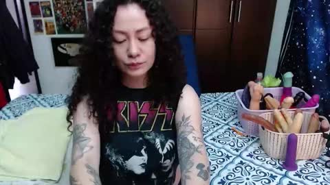  Wen  online show from 09-17-25, 04:41