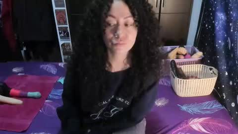  Wen  online show from 11-25-25, 02:28