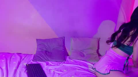 Snapshot of laura_and_kevin chatting on 09-22-25, 02:41 laura_and_kevin online show from 09-22-25, 02:41