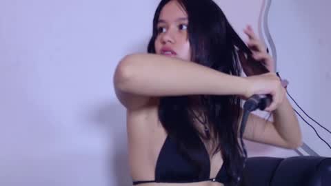 Snapshot of laura_and_kevin chatting on 10-16-25, 01:34 laura_and_kevin online show from 10-16-25, 01:34