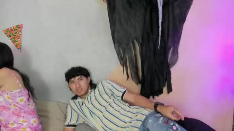 laura_and_kevin online show from 11-08-25, 01:44