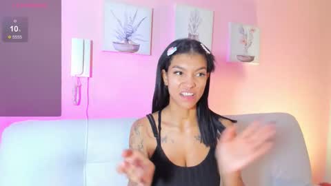 Laura online show from 11-11-25, 01:00