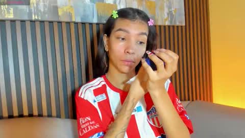 Laura online show from 12-16-25, 12:43