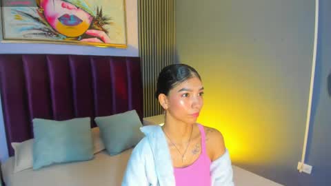 Laura online show from 04-24-26, 12:18