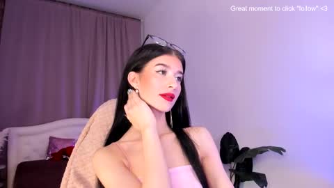 Laura online show from 09-17-25, 07:37