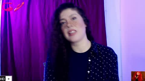 Snapshot of laura_fountain_ chatting on 02-19-25, 11:06 weedcam Curly Laura OF    online show from 02-19-25, 11:06