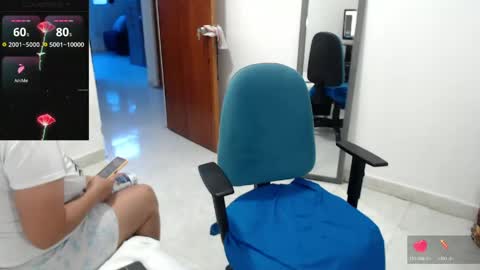 Snapshot of laura_foxx2379 chatting on 07-18-26, 04:22 laura_foxx2379 online show from 07-18-26, 04:22