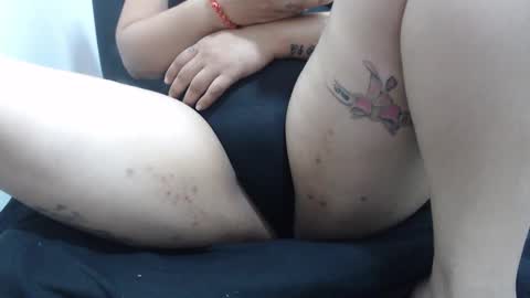  Laura  online show from 11-28-25, 04:53