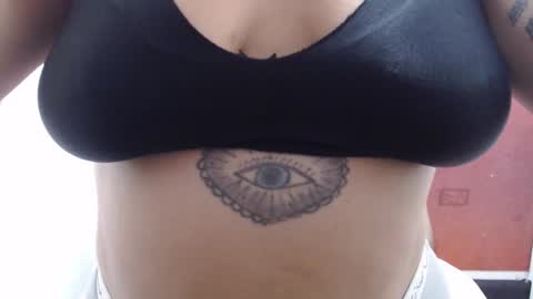  Laura  online show from 12-22-25, 03:14