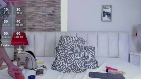 laura latinhot online show from 05-20-26, 08:59